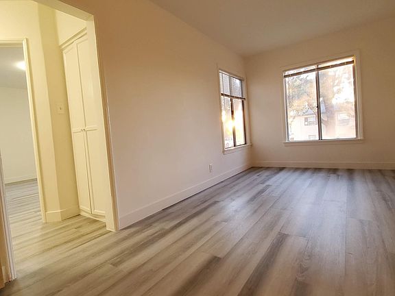 3rd image of 2427 Torrance Blvd