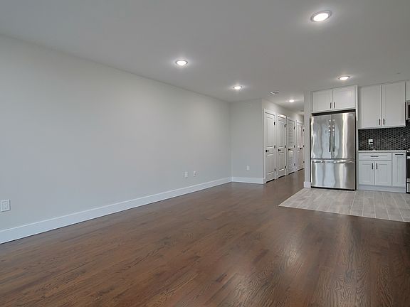 4th image of 69 Wolcott Ter Floor 2