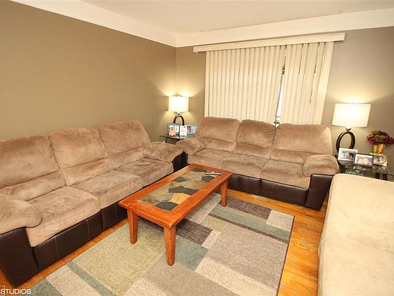 3rd image of 23063 Socia St