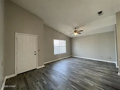 1 bed, 1.0 bath, 800 sqft, $1,300 — Photo 3