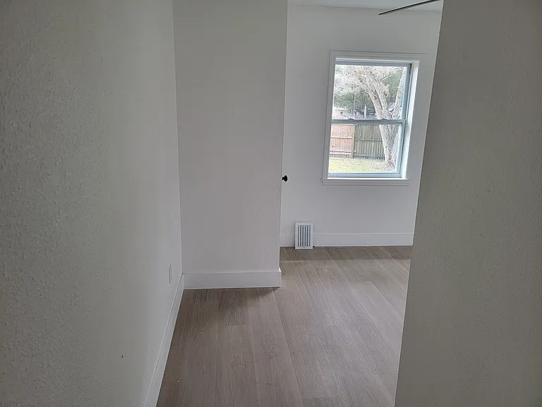 1701 S Mellonville Ave — Photo 7