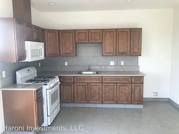3rd image of 3515 Hyde Park Blvd APT 510