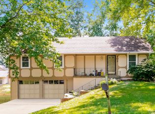 102 Gilbert St, Lansing, KS 66043