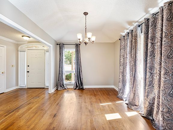 3rd image of 1536 Woodland Ct