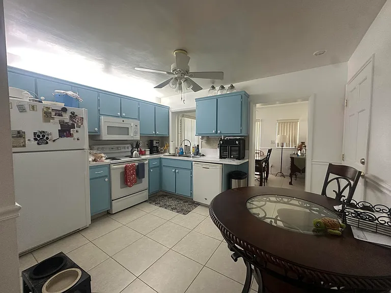 806 Ocean Dr — Photo 9