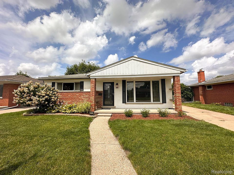 1st image of 29918 Gladys Ave