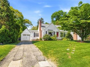 97 Delwood Rd, Warwick, RI 02889