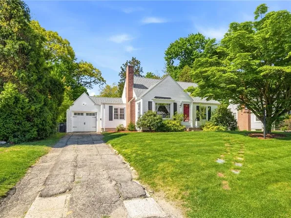 97 Delwood Rd, Warwick, RI 02889