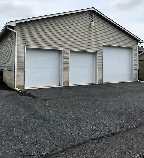 2nd image of 621 Heckman Ave