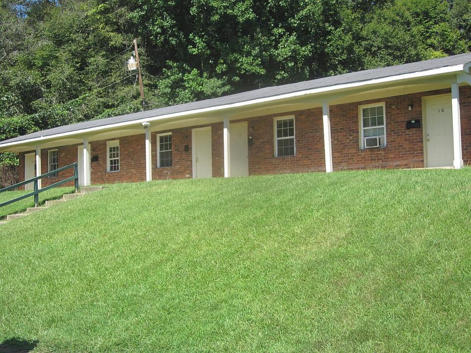 Front yard of the apartment