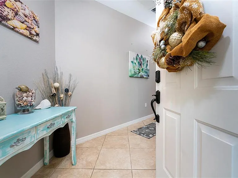 319 Monaco Dr #8 — Photo 4