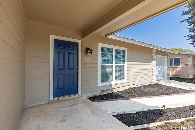 3 bed, 1.0 bath, 952 sqft, $1,200 — Photo 4