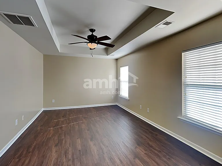 5103 Abercromby St — Photo 9
