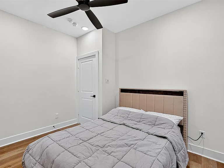 3315 Daphne St — Photo 28