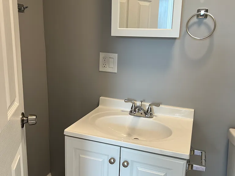 627 College St #1 — Photo 11