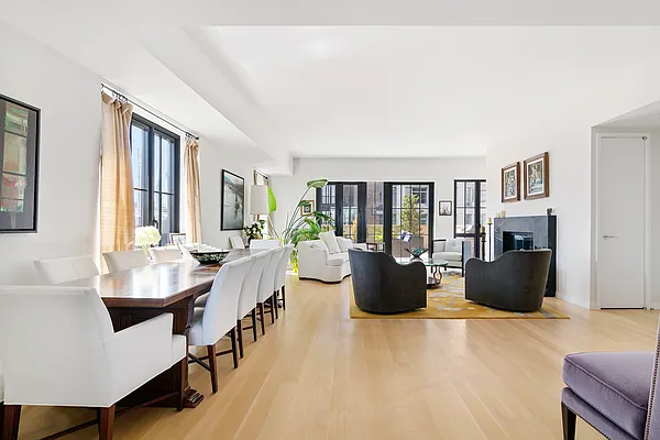 Sold by Christie's International Real Estate Group, LLC | media 25