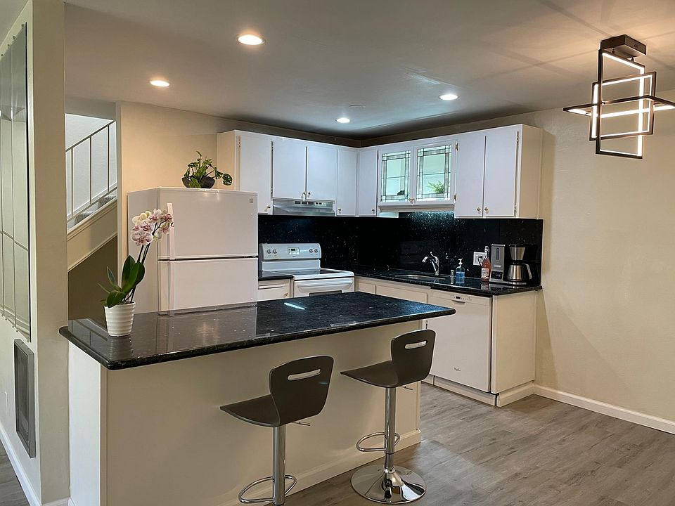 1st image of 340 Auburn Way APT 14