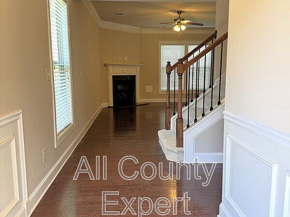 3rd image of 1065 Township Cir
