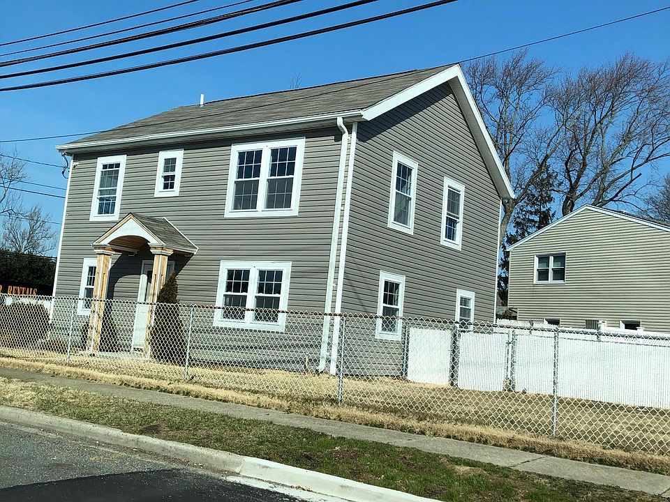 1st image of 48 Francine Dr N