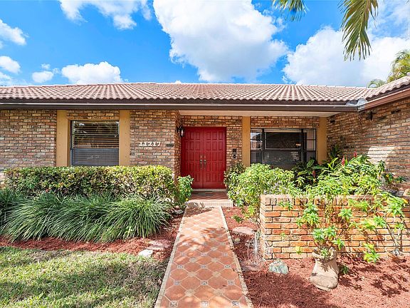 4th image of 11217 NW 10th Manor