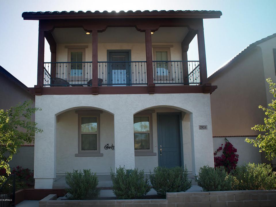 1st image of 2924 N Acacia Way