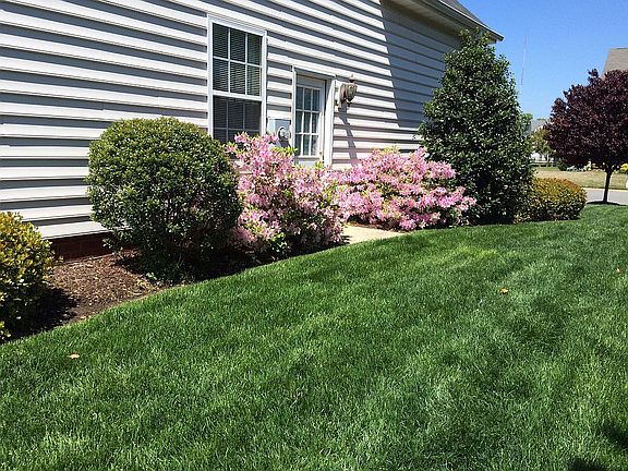 2nd image of 1 Hyde Park Ct