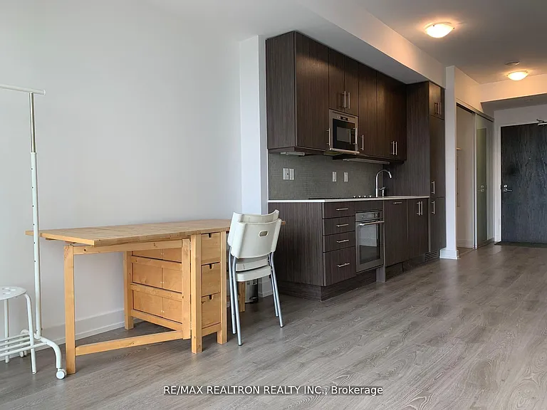 297 College St #917 — Photo 14