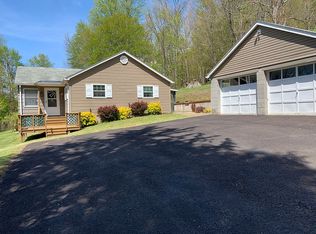 220 River Run Rd, Fairmont, WV 26554