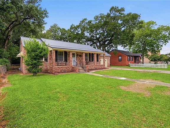 4th image of 102 5th St