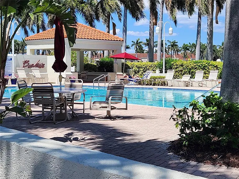6105 Bahia Del Mar Cir #283 — Photo 19