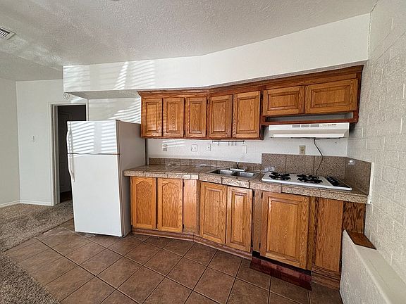 2nd image of 145 E 500 S #7