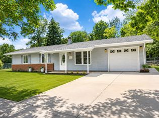 113 Fairview Ln, Streamwood, IL 60107