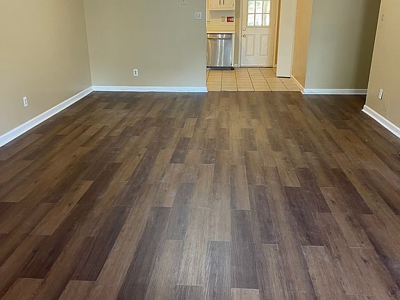 5th image of 344 Lexington Dr