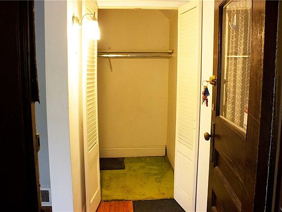 4th image of 188 Claremont Ave #Lwr