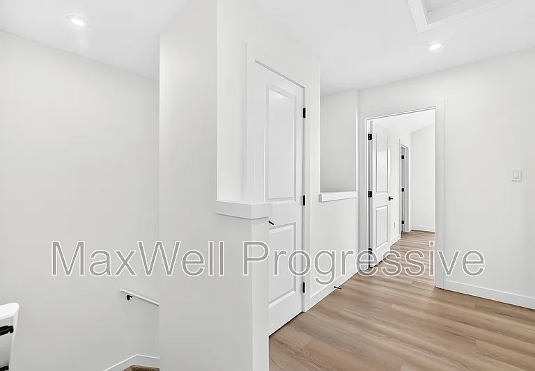 14510 95th Ave NW #MAIN FLOOR — Photo 46