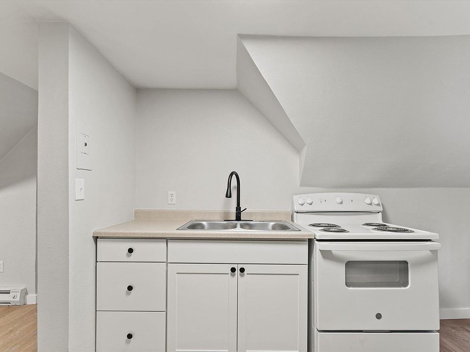 1st image of 521 S Ash St #521