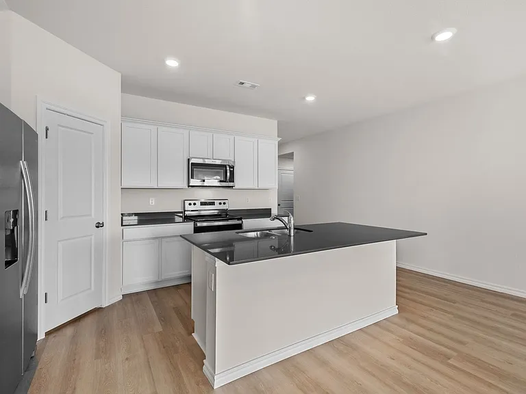 1317 Bates St — Photo 10