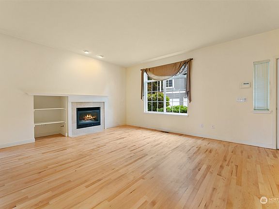 4th image of 6719 161st Avenue SE #B