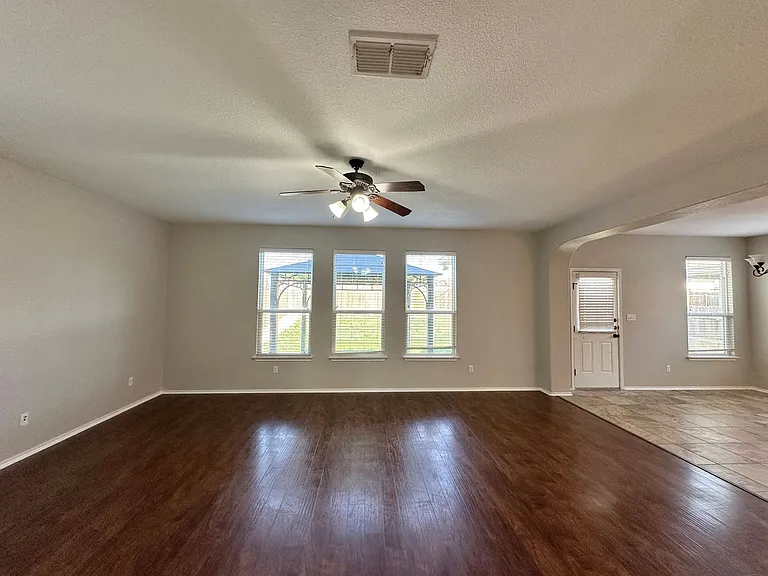 3405 Rusack Dr — Photo 4