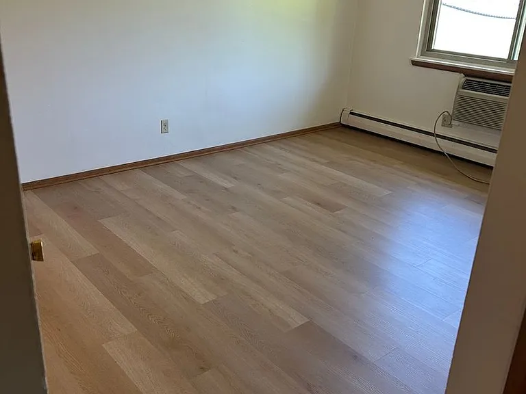 4215 S Vermont Ct — Photo 5