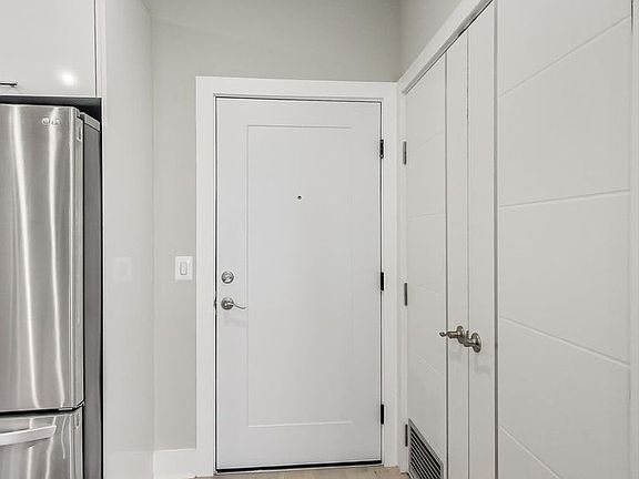 5th image of 1638 K St NE #302