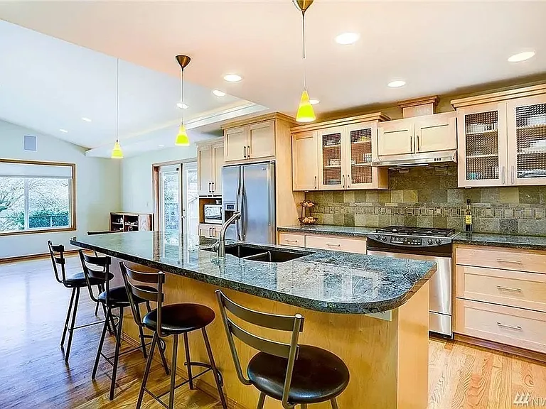 8630 Holly Ln — Photo 5