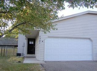7301 Vinewood Ct N, Maple Grove, MN 55311