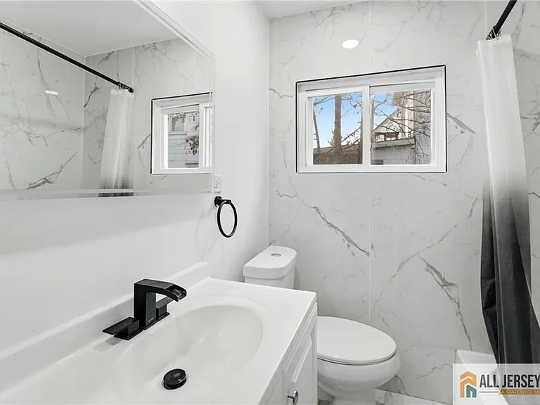 29 Grant St #1 — Photo 14