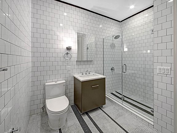 4th image of 250 W 91st St #3F