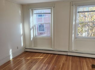 72 Main St, Newmarket, NH 03857