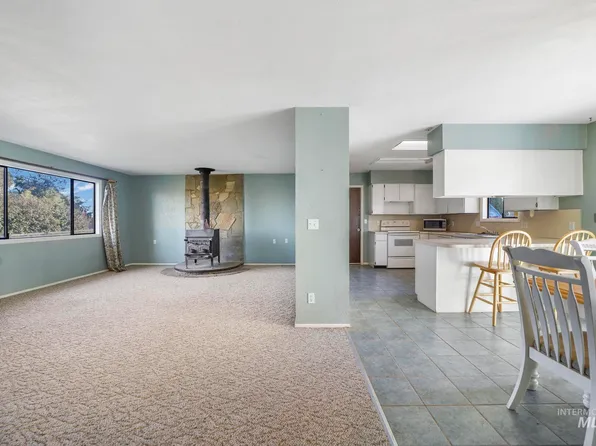 1351 14th Ave W, Gooding, ID 83330