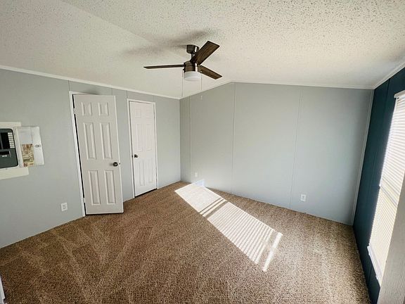 5th image of 508 E Howard Ln Trailer 448
