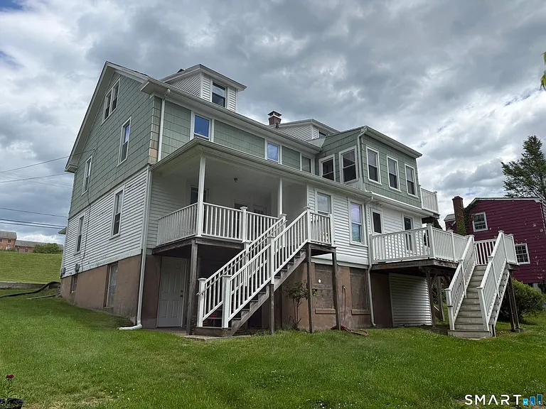 131 Eastern Dr — Photo 14