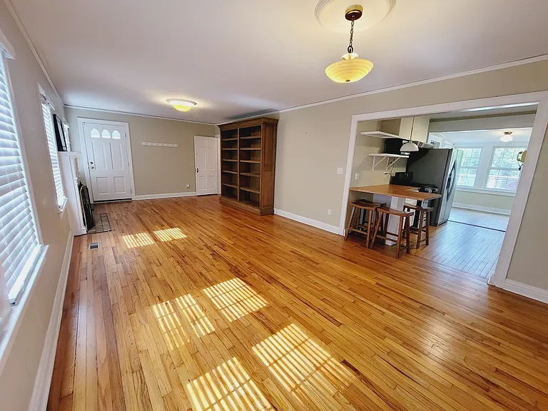 608 Talaflo St — Photo 2